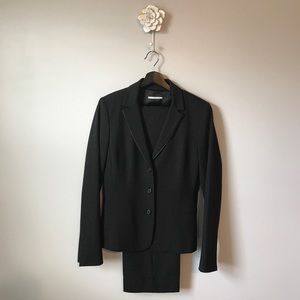 Tahari | 2-piece Modern Classic Career Suit